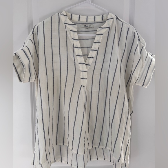 Madewell | cute v neck top - Picture 1 of 4